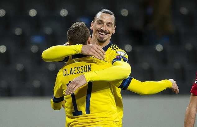 Ibrahimovic giúp Thụy Điển có 3 điểm ở trận tái xuất