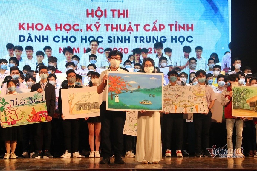 Cuộc thi Khoa học kỹ thuật quốc gia là sân chơi đầy thách thức cho các nhà khoa học trẻ. Hãy xem hình ảnh để thấy sự tích cực và đổi mới trong các dự án nghiên cứu khoa học của các thí sinh.