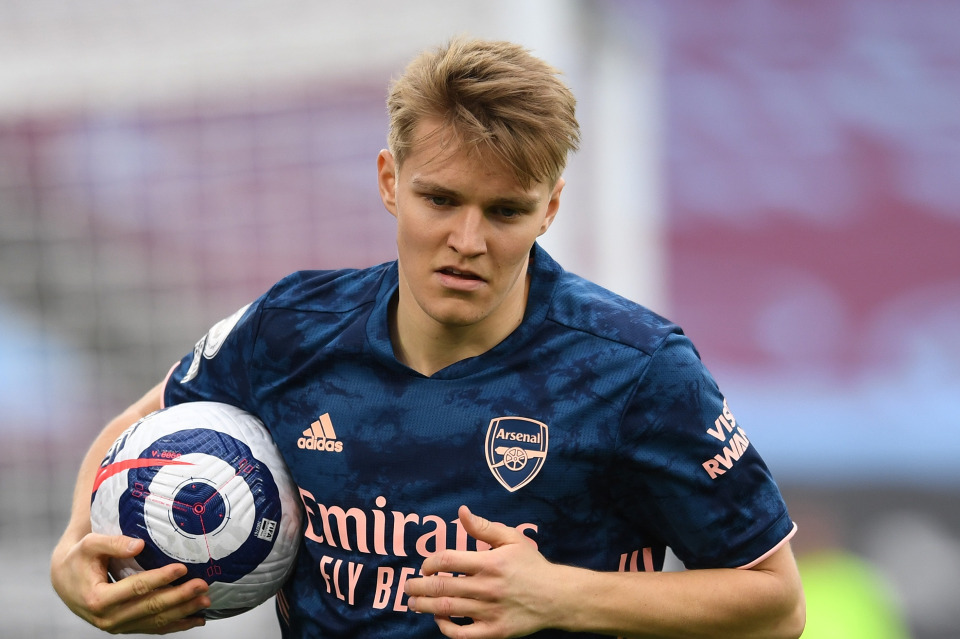 Real Madrid triệu hồi Odegaard, Arsenal uất nghẹn