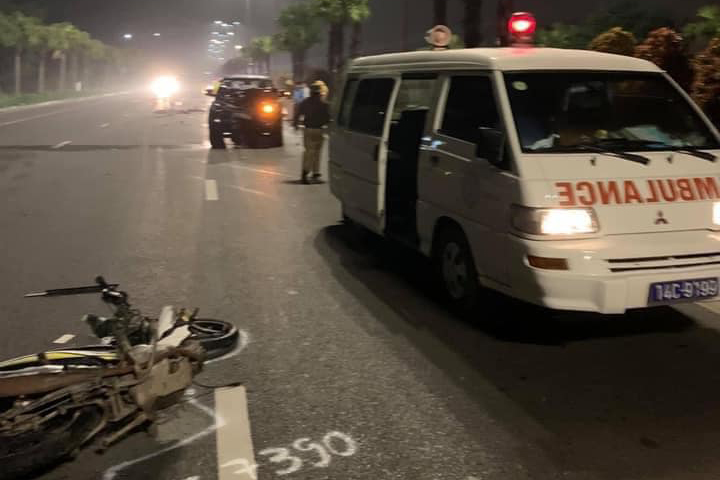 Đi xe máy ngược chiều đâm ô tô, 2 thanh niên tử vong tại chỗ