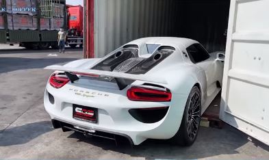 Porsche 918 Spyder siêu đắt lần đầu tiên cập bến Việt Nam