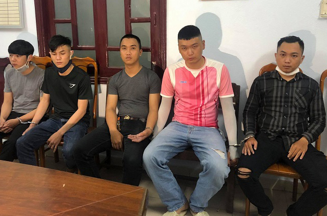 Bị cướp xe vì bán ma túy 'đểu' làm bằng thuốc tây và đường phèn