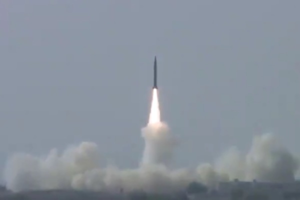 Pakistan thử thành công tên lửa đạn đạo bay gần nghìn cây số