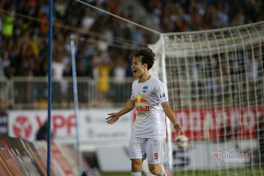 Văn Toàn lọt top 5 bàn thắng đẹp nhất vòng 6 LS V-League