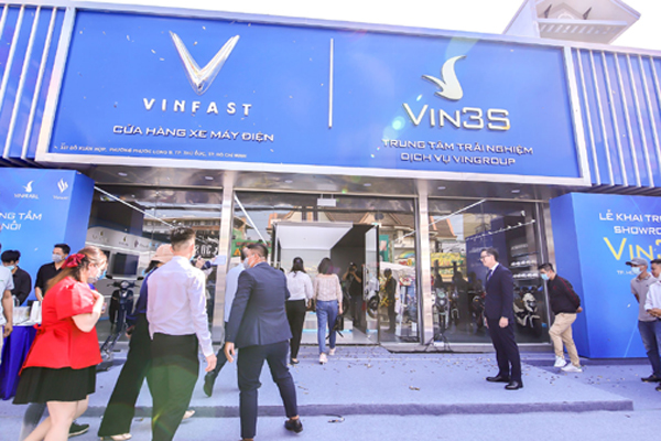 VinFast đồng loạt khai trương 64 showroom mới