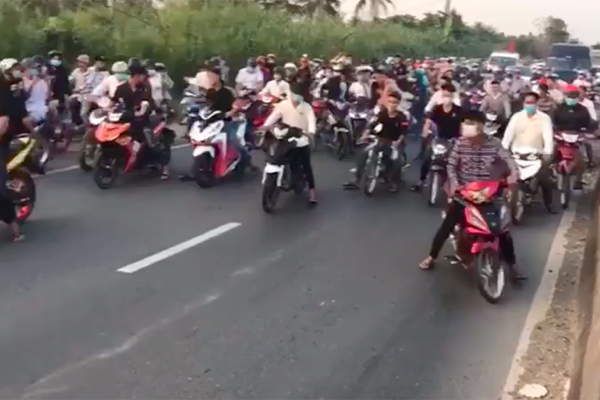 Dàn trận đua xe, video đăng quang: \