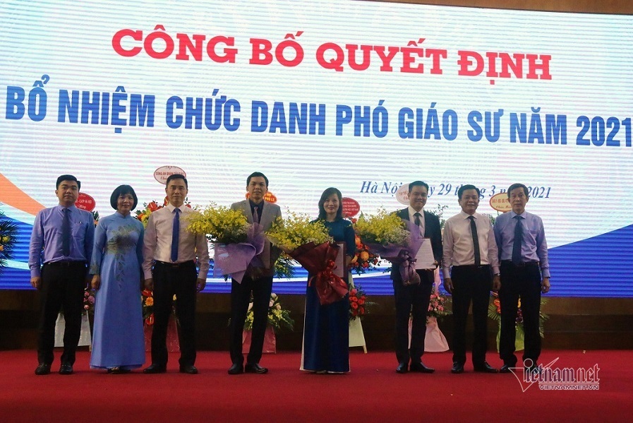 ĐH Thương mại công bố quyết định bổ nhiệm hiệu phó mới