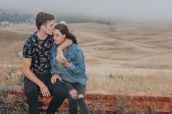 Tình yêu của cặp VĐV bóng rổ cao hơn 1,90 m