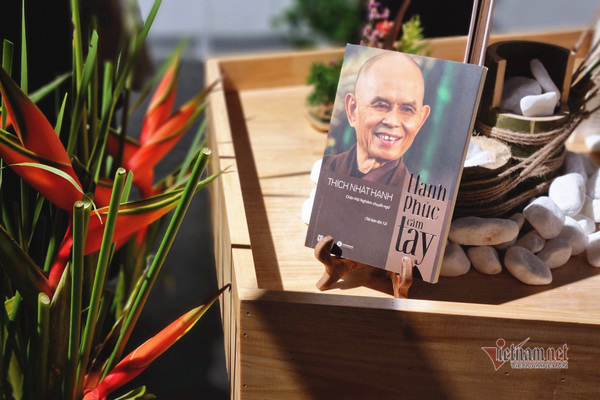 Exhibition of books, calligraphy by Zen master Thich Nhat Hanh held in HCM City