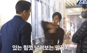 Hậu trường hài hước khác hẳn trên phim của Penthouse 2