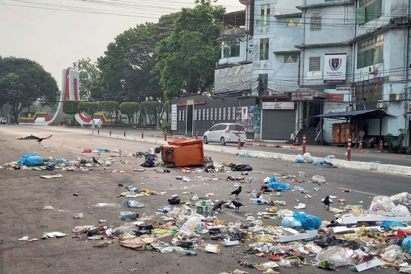Người Myanmar 'đình công rác thải' phản đối chính quyền quân sự