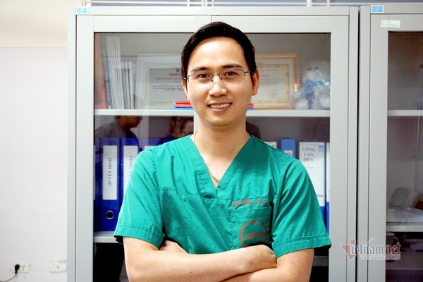 Chàng bác sĩ 9X và những lần đấu trí với ca bệnh Covid-19 nguy kịch