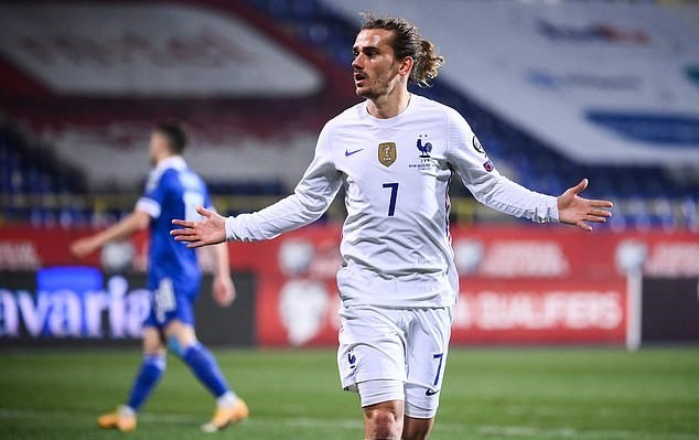 Griezmann lóe sáng, Pháp đánh gục Bosnia