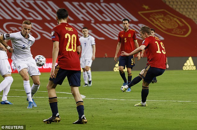 Thắng trận '3 sao', Tây Ban Nha chiếm ngôi đầu bảng