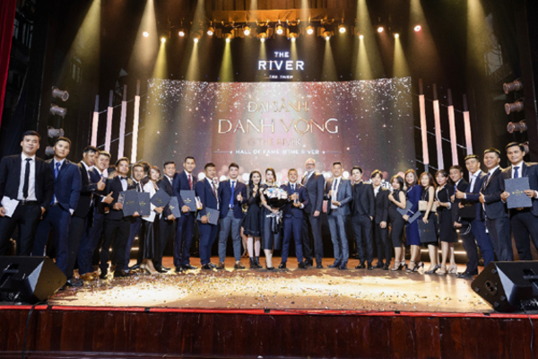 Đêm tri ân các nhà phân phối xuất sắc của The River Thu Thiem