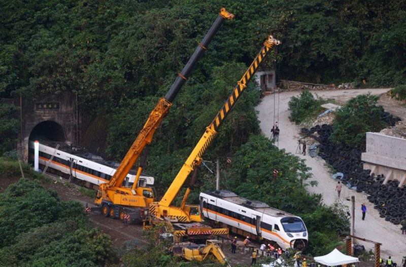 Công tố viên Đài Loan yêu cầu bắt quản lý công trình sau tai nạn tàu thảm khốc