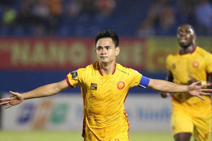 Video Thanh Hóa ngược dòng thắng trận khó tin trước Hà Tĩnh