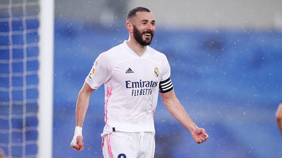 Benzema lập công, Real Madrid khiêu chiến Liverpool