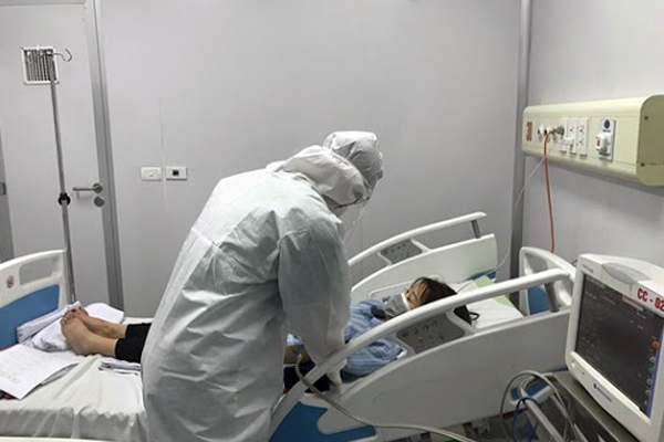 Việt Nam ghi nhận thêm 3 ca Covid-19 chuyển về Hà Nội điều trị