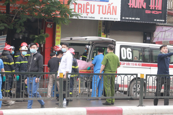 Hiện trường vụ cháy nhà khiến 4 người thiệt mạng ở Hà Nội