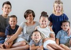 Gia đình Mỹ nhận nuôi 7 đứa trẻ mồ côi
