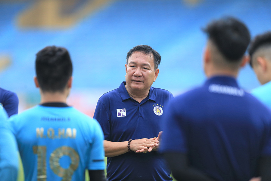 Tân thuyền trưởng Hoàng Văn Phúc: 'Hà Nội vẫn có thể vô địch'
