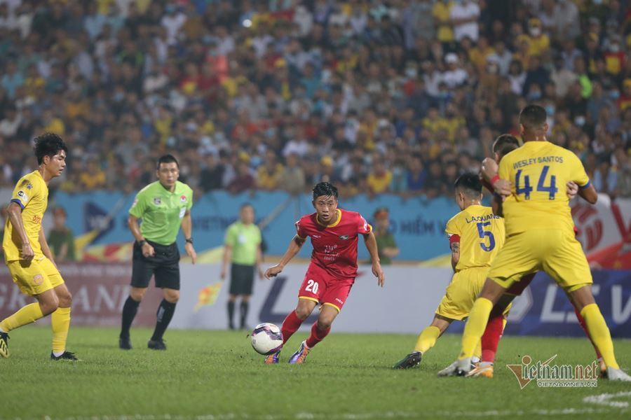 Video Nam Định thắng SLNA siêu kịch tính