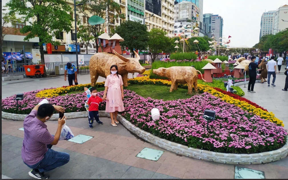 Giá nhà đắt hơn, học phí mắc hơn, vì đâu TP.HCM phải nhường vị trí quán quân thành phố đắt đỏ nhất Việt Nam cho Hà Nội?
