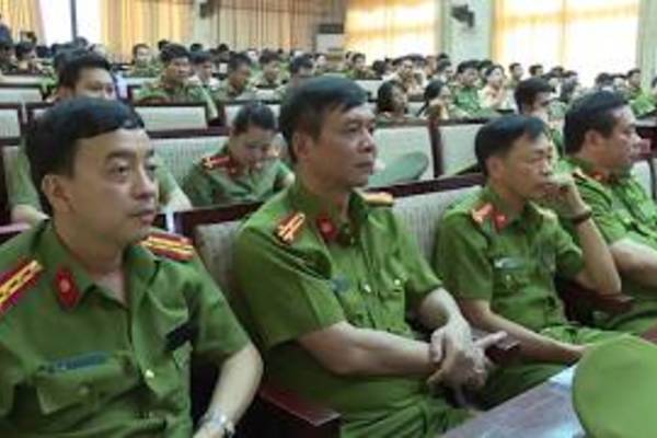 “Xây dựng phong cách người Công an nhân dân bản lĩnh, nhân văn, vì nhân dân phục vụ”