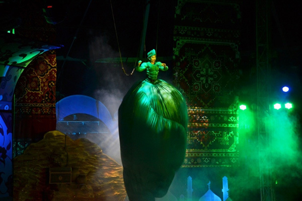 Circus show restaged to celebrate national holiday