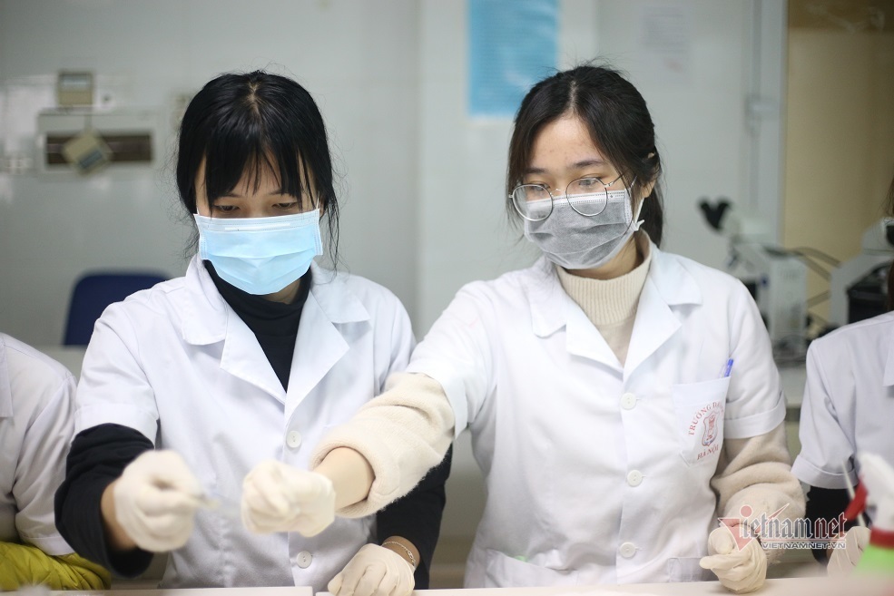 Thí sinh xét tuyển kết hợp IELTS vào Y Hà Nội gấp 5 lần chỉ tiêu