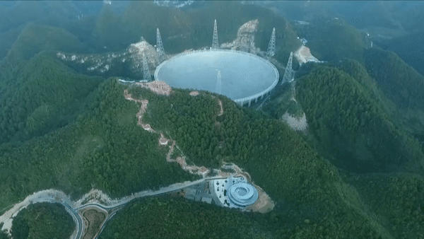 Trung Quốc mở cửa kính viễn vọng khổng lồ cho nghiên cứu toàn cầu