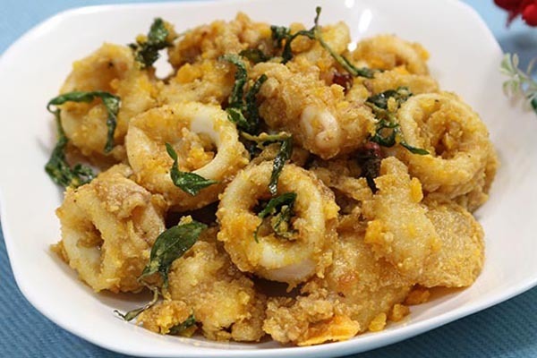 Bí quyết làm mực sốt trứng muối đưa cơm