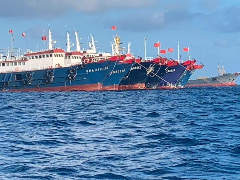 Philippines đưa thêm tàu đến Đá Ba Đầu
