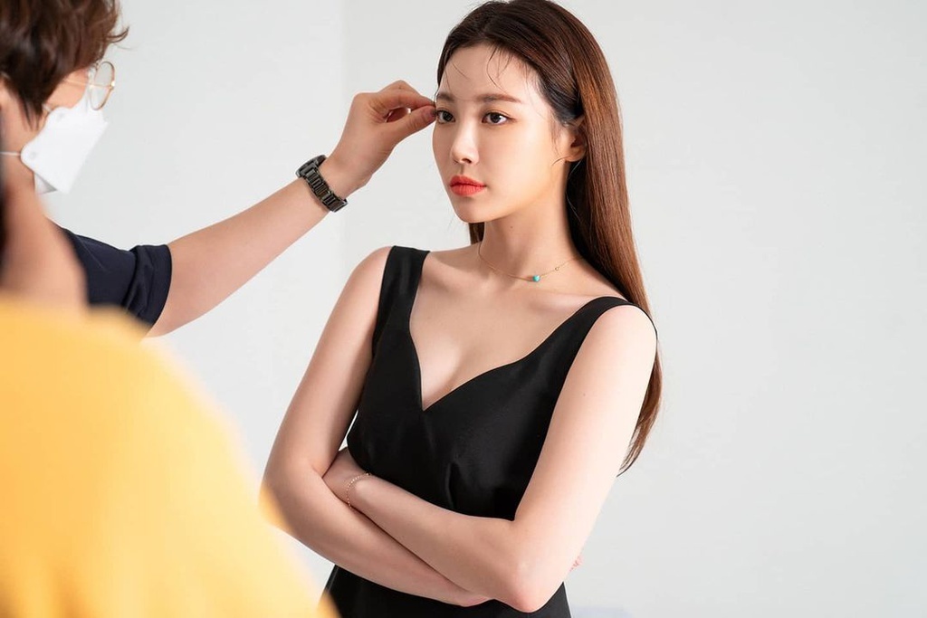 Mỹ nữ có đôi chân đắt giá nhất showbiz