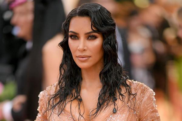 Kim Kardashian gia nhập câu lạc bộ tỷ phú đô la
