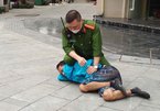Cảnh sát Hà Nội quật ngã đối tượng “ngáo đá” tấn công người đi đường