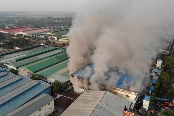 Myanmar tiếp tục có thương vong, nhà máy Trung Quốc bị phóng hỏa