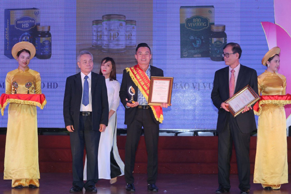 Công ty Hoằng Đạt nhận ‘Huy chương vàng vì sức khỏe cộng đồng’