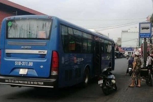 Nhân viên xe buýt ở Sài Gòn bị tố không cho người khuyết tật lên xe