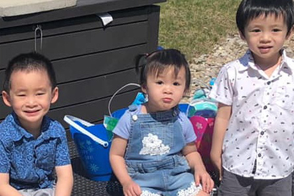 Xuân Mai khoe ảnh 3 con bé bỏng, con gái út giống hệt mẹ lúc nhỏ