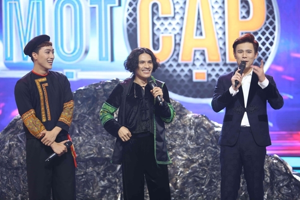 Quốc Thiên gây cười với tạo hình để râu nhưng hát giọng nữ