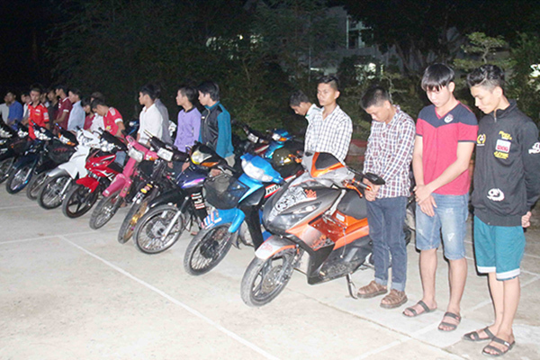 Công an vây bắt 200 thanh niên tụ tập đua xe trên quốc lộ 1