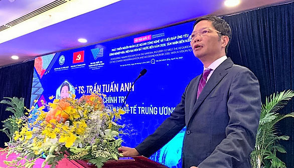 Đào tạo nhân lực chưa gắn với phát triển khoa học và công nghệ