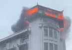 Cháy tầng cao khách sạn ba sao trung tâm Sài Gòn, nhiều người tháo chạy