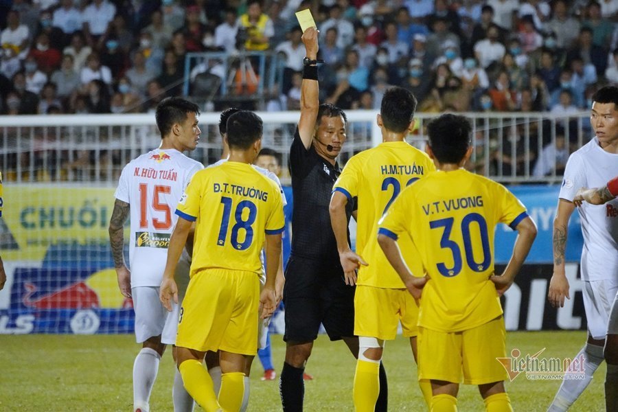 Ông Dương Văn Hiền: 'HAGL được penalty là đúng!'