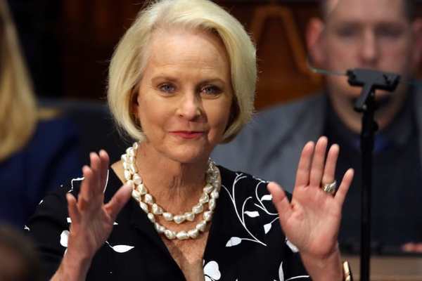 Vợ ông John McCain được chọn làm đại sứ Mỹ tại WFP