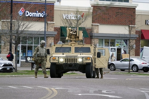 Hàng loạt cửa hàng bị cướp phá, Mỹ điều động vệ binh quốc gia
