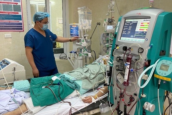 Chàng trai 26 tuổi được ‘làm lạnh’ 24 tiếng, cứu sống sau ngừng tim