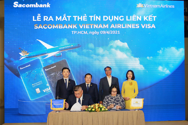 Sacombank ‘bắt tay’ Vietnam Airlines ra mắt thẻ tín dụng liên kết